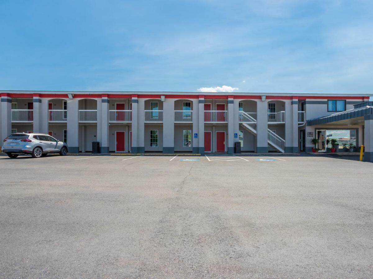 Oyo Hotel Augusta Downtown Exterior photo